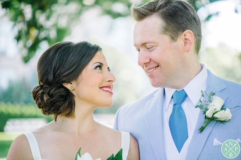 Bride and groom portrait at a New York Botanical Gardens wedding by Charleston wedding photographers Aaron and Jillian Photography -_0027
